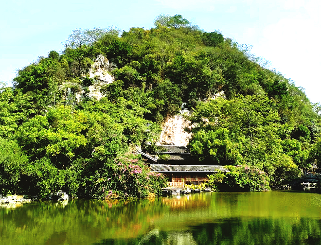 驾鹤小桃源